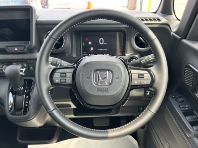 新型N-BOX(ホンダ)届出済未使用車 内外装写真他１