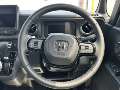 新型N-BOX(ホンダ)届出済未使用車 内外装写真