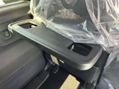 新型N-BOX(ホンダ)届出済未使用車 内外装写真