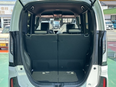 新型N-BOX(ホンダ)届出済未使用車 内外装写真他２