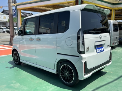 新型N-BOX(ホンダ)届出済未使用車 後方