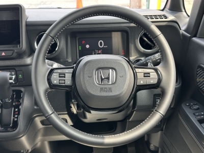 新型N-BOX(ホンダ)届出済未使用車 内外装写真他１