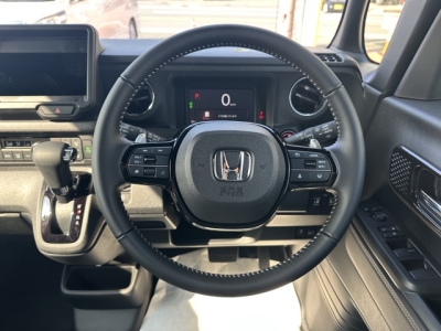 新型N-BOX(ホンダ)届出済未使用車 内外装写真