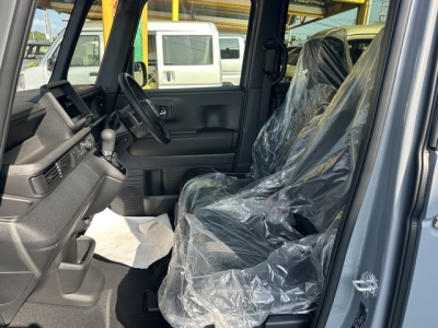 新型N-BOX(ホンダ)届出済未使用車 前席内装