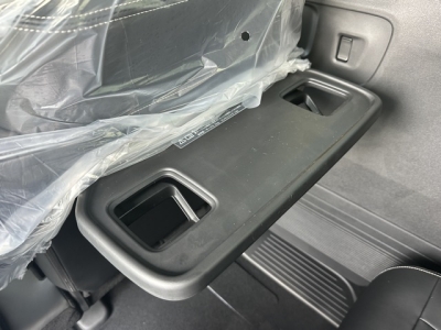新型N-BOX(ホンダ)届出済未使用車 内外装写真他１