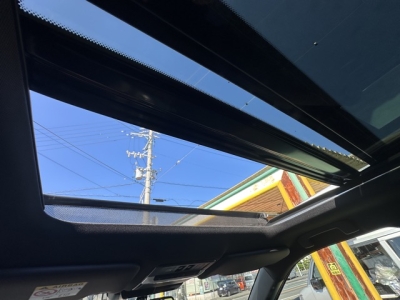 アウトランダーPHEV(三菱)中古車 内外装写真他