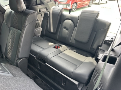 アウトランダーPHEV(三菱)中古車 内外装写真他
