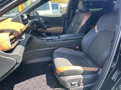クラウンクロスオーバー(トヨタ)中古車 前席内装