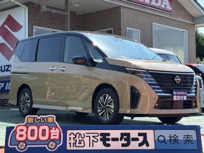 セレナ(ニッサン)登録済未使用車 全体