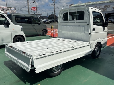 キャリイトラックのOEM(スズキ)届出済未使用車 内外装写真他１