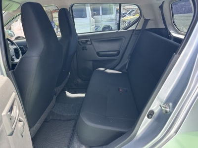 ミライース(ダイハツ)中古車 後席内装
