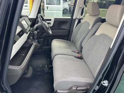 N-BOX(ホンダ)レンタＵＰ 前席内装