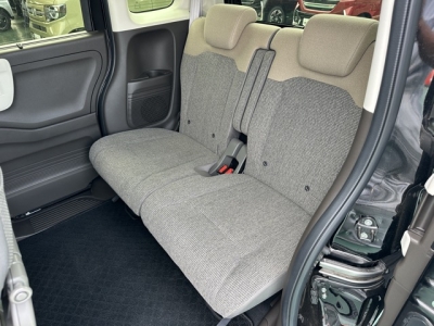 N-BOX(ホンダ)レンタＵＰ 後席内装