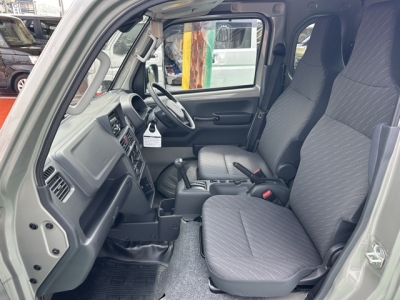 キャリートラック(スズキ)中古車 前席内装