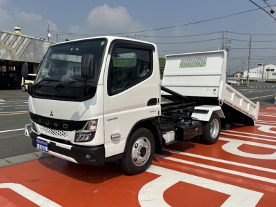 キャンター(三菱)登録済未使用車 前方