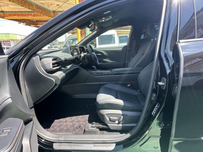 クラウンクロスオーバー(トヨタ)中古車 前席内装