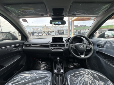 WR-V(ホンダ)登録済未使用車 後席から見た前席