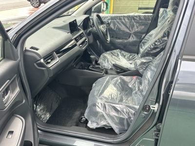 WR-V(ホンダ)登録済未使用車 前席内装