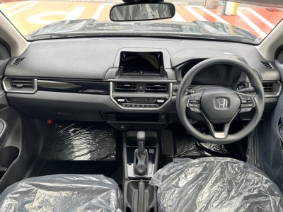 WR-V(ホンダ)登録済未使用車 内外装写真
