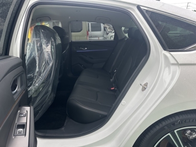 アコード(ホンダ)中古車 後席内装