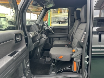 N-VAN(ホンダ)中古車 前席内装