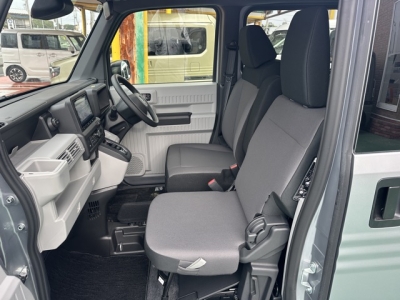 N-VAN e(ホンダ)届出済未使用車 前席内装