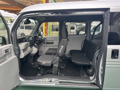 N-VAN e(ホンダ)届出済未使用車 後席内装