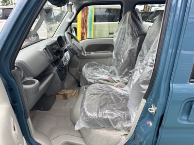 エブリイバン(スズキ)届出済未使用車 前席内装