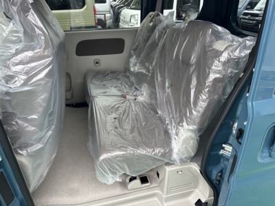 エブリイバン(スズキ)届出済未使用車 後席内装