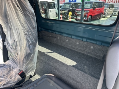 キャリートラック(スズキ)届出済未使用車 後席内装