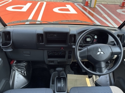 ミニキャブミーブ(三菱)中古車 後席から見た前席