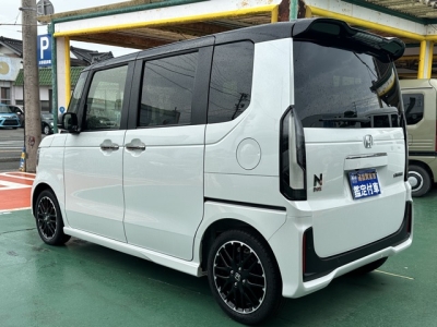 新型N-BOX(ホンダ)ディーラ-試乗車 後方