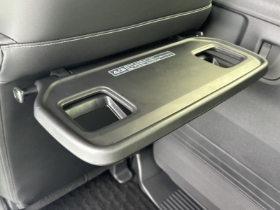 新型N-BOX(ホンダ)中古車 内外装写真他