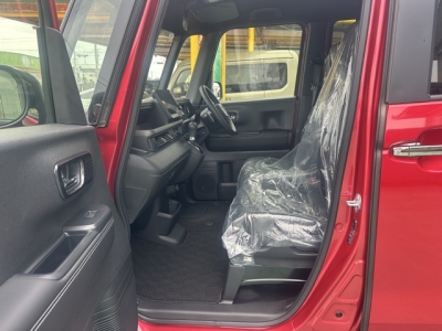 新型N-BOX(ホンダ)中古車 前席内装