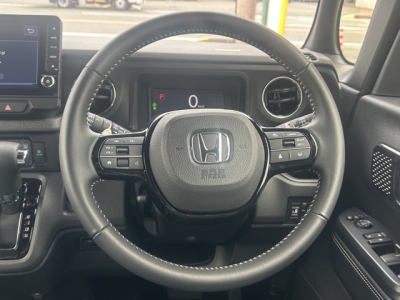 新型N-BOX(ホンダ)中古車 内外装写真