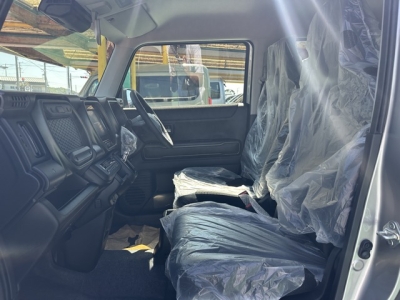 ハスラー(スズキ)届出済未使用車 前席内装