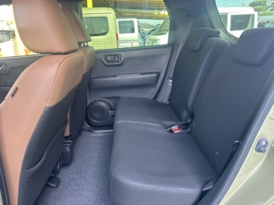 N-ONE(ホンダ)届出済未使用車 後席内装