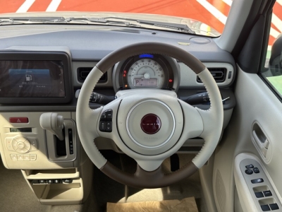 ラパンLC(スズキ)届出済未使用車 内外装写真