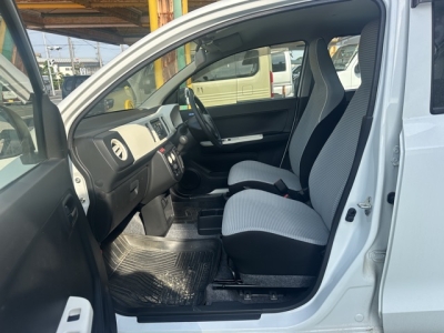 アルト(スズキ)中古車 前席内装
