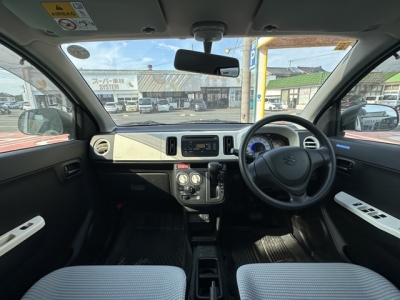 アルト(スズキ)中古車 後席から見た前席