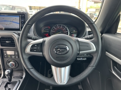 コペン(ダイハツ)中古車 後席から見た前席