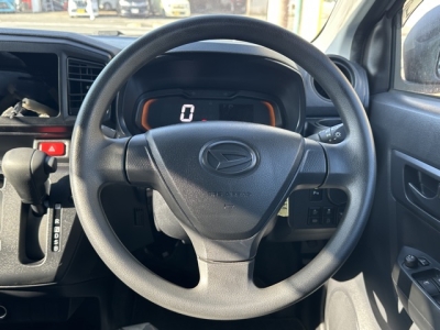 ミライース(ダイハツ)中古車 後席内装