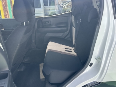 サクラ(ニッサン)中古車 後席内装