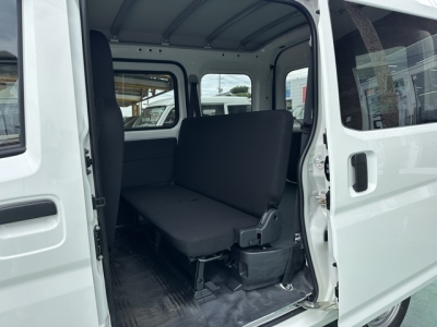 ハイゼットカーゴ(ダイハツ)中古車 後席内装
