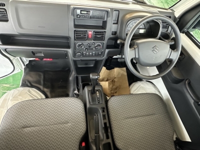 キャリートラック(スズキ)届出済未使用車 後席内装