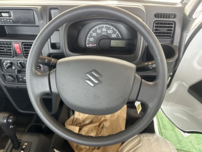 キャリートラック(スズキ)届出済未使用車 後席から見た前席