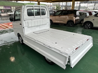 キャリートラック(スズキ)届出済未使用車 内外装写真