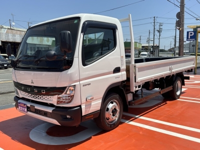 キャンター(三菱)登録済未使用車 前方