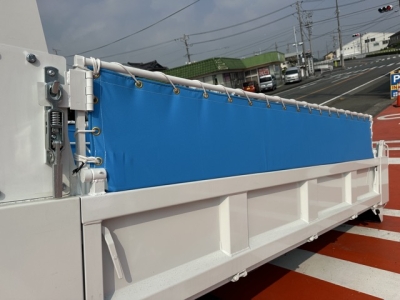 キャンター(三菱)登録済未使用車 内外装写真他1