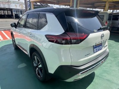エクストレイル(ニッサン)登録済未使用車 後方